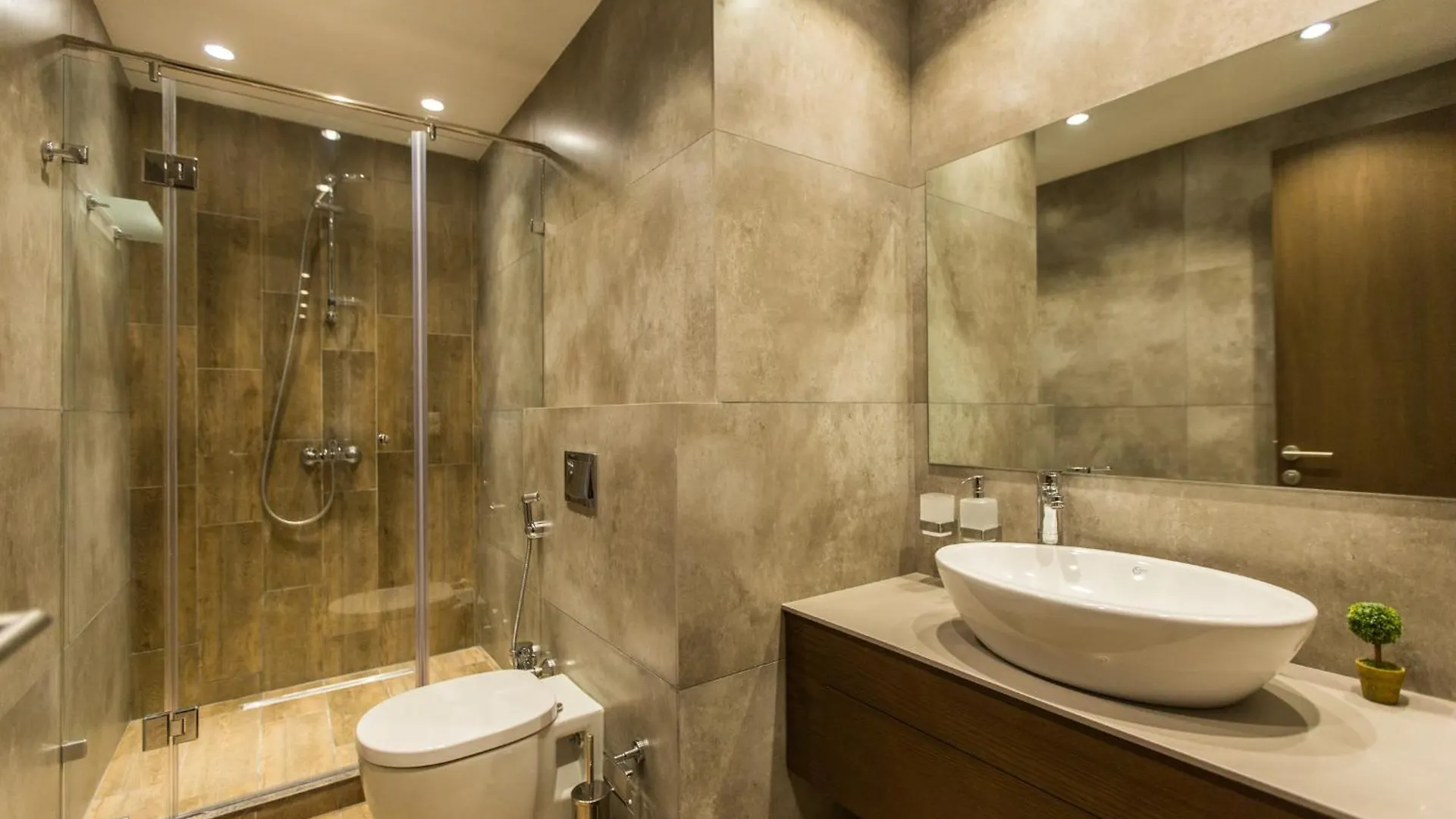 Luxurious Central Apartment Baku